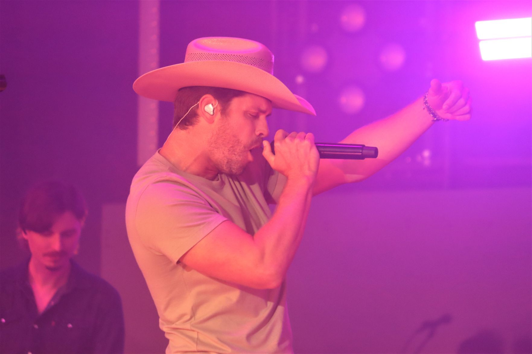 Dustin Lynch